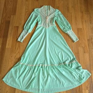Vintage 1960s 70s Women's Prairie Dress In Mint Green White Lace